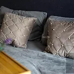 1 Bed House , Free Wifi,Free Parking,Leasure,Business