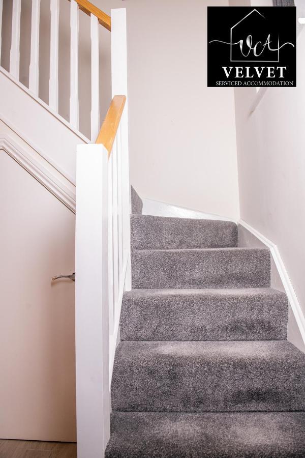 1 Bed House , Free Wifi,free Parking,leasure,business *