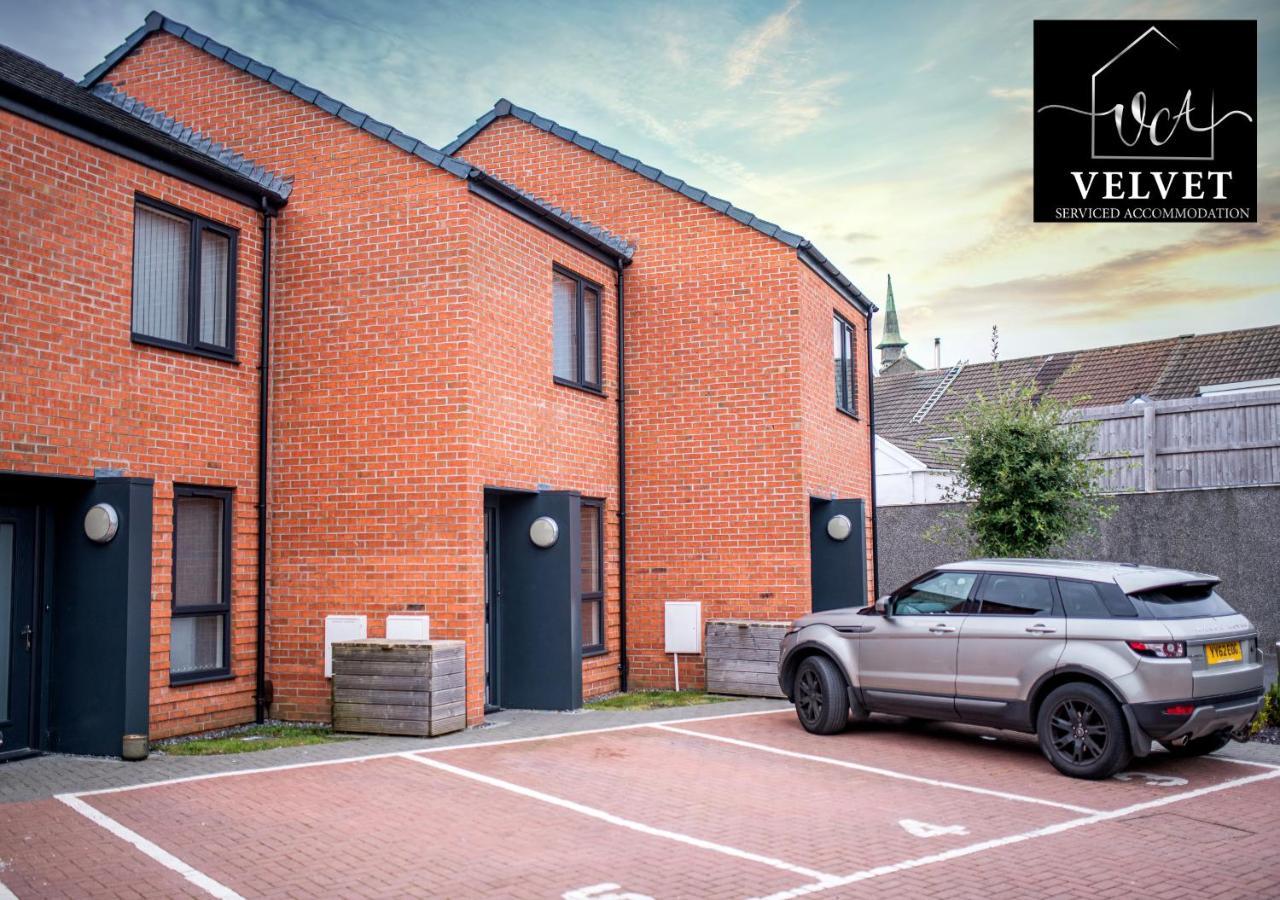 Apartment 1 Bed House , Free Wifi,free Parking,leasure,business Swansea