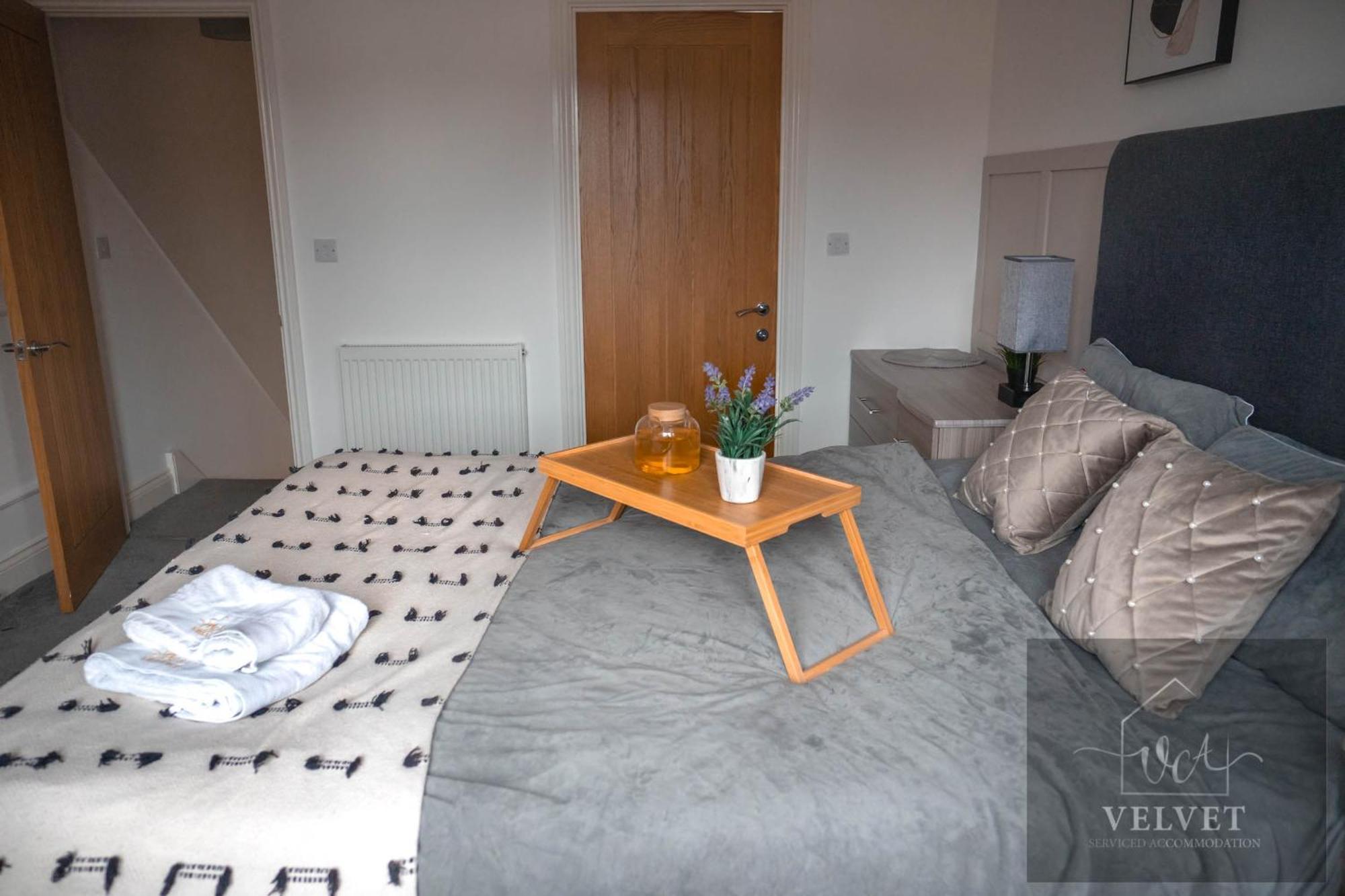 1 Bed House , Free Wifi,free Parking,leasure,business Swansea